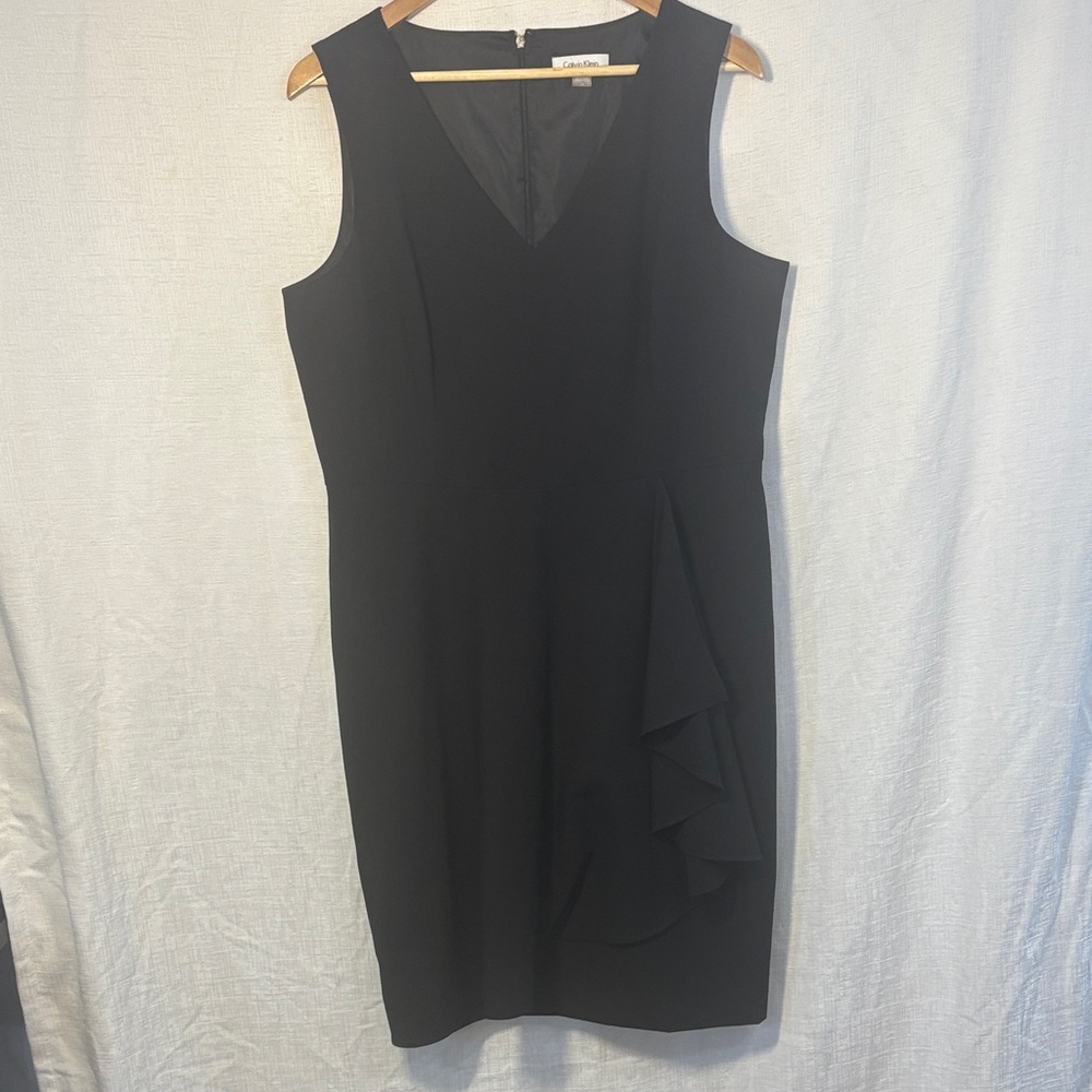 Calvin Klein Black Sleeveless Sheath Dress – Size 14